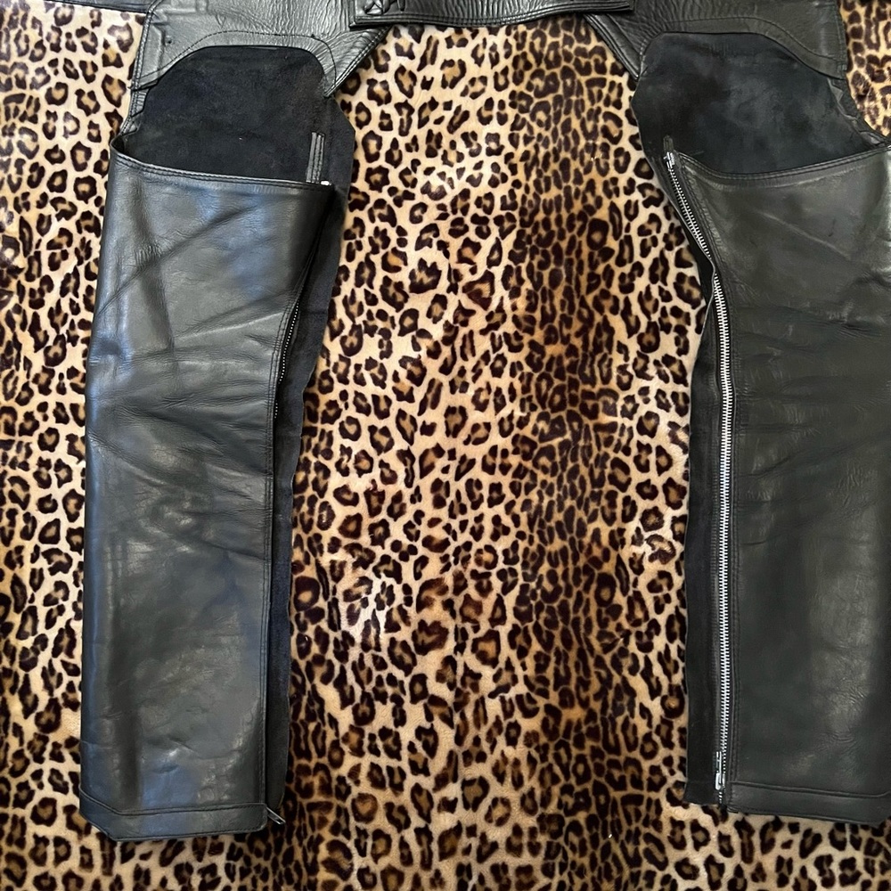 Harley-Davidson Leather Riding Chaps - Picture 6 of 10